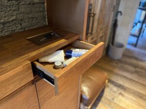 引き出し シューケア用品