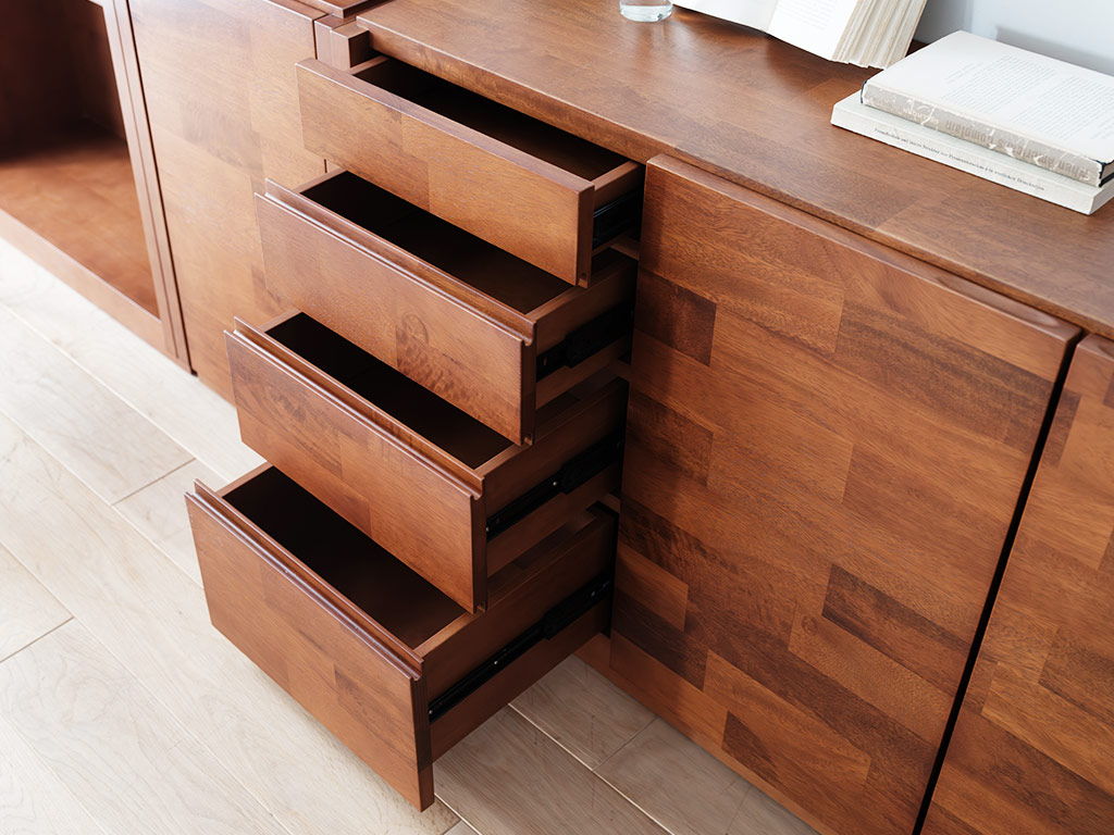 Smart Storage Solutions for a Tidy Room_4