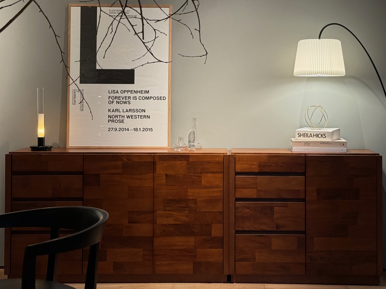 Smart Storage Solutions for a Tidy Room_11